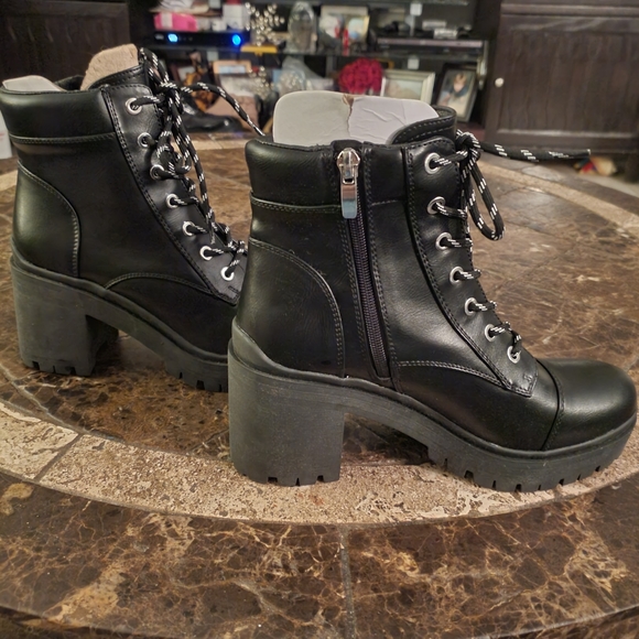 Nine West Pike 3 Black Zip Closure Round Toe Leather Moto Bootie Ankle 8 - Picture 3 of 8